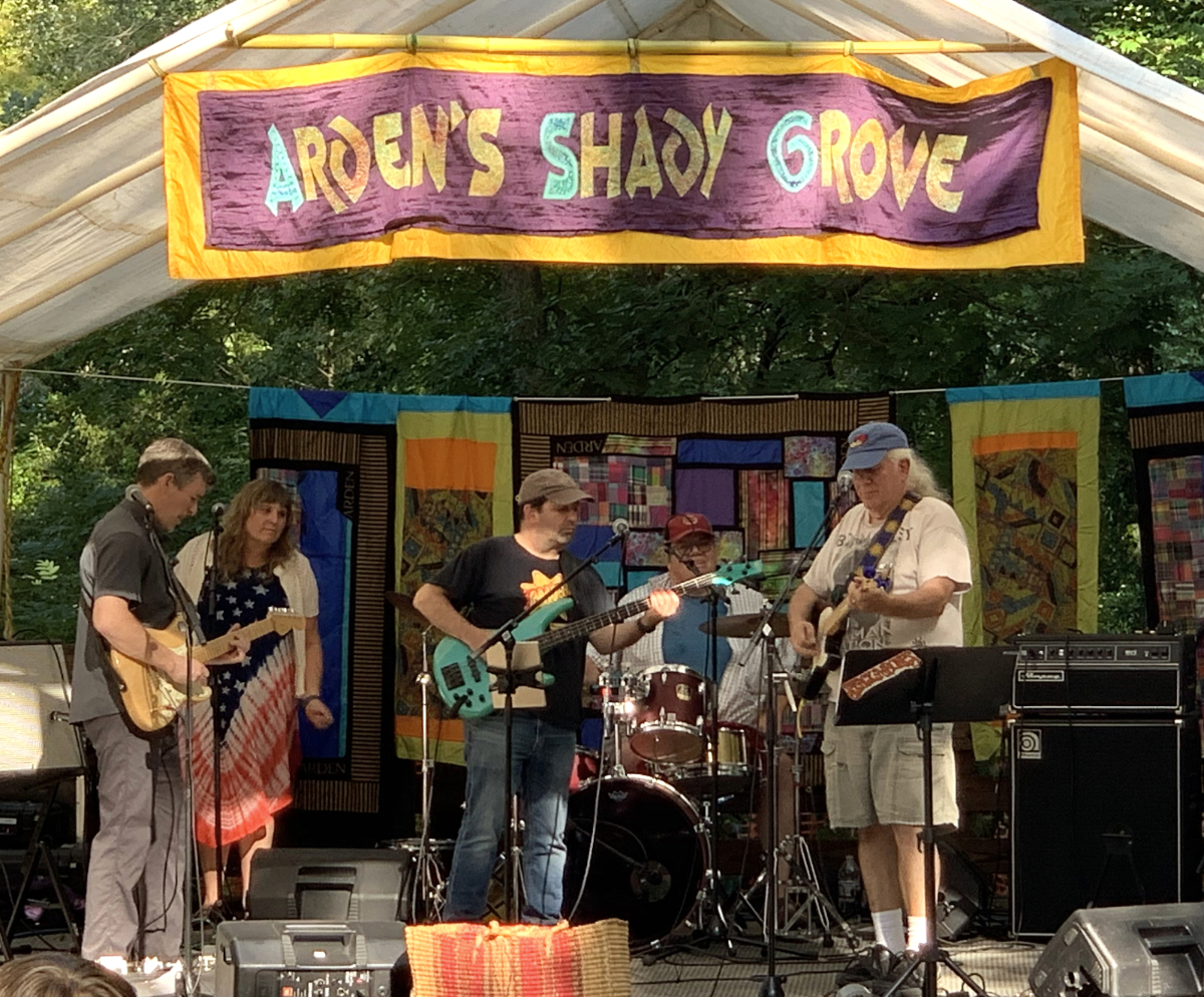 Stackabones playing the Arden Fair